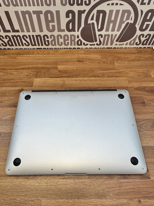 Apple Laptop MacBook Air 13 - Intel Core i5 8GB RAM 128GB