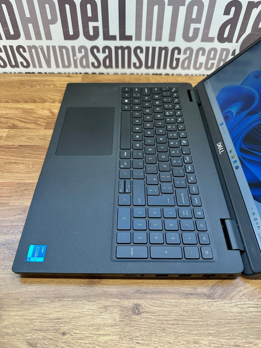 Dell Laptop Latitude 15-3520 - 11th Generation Core i7 16GB