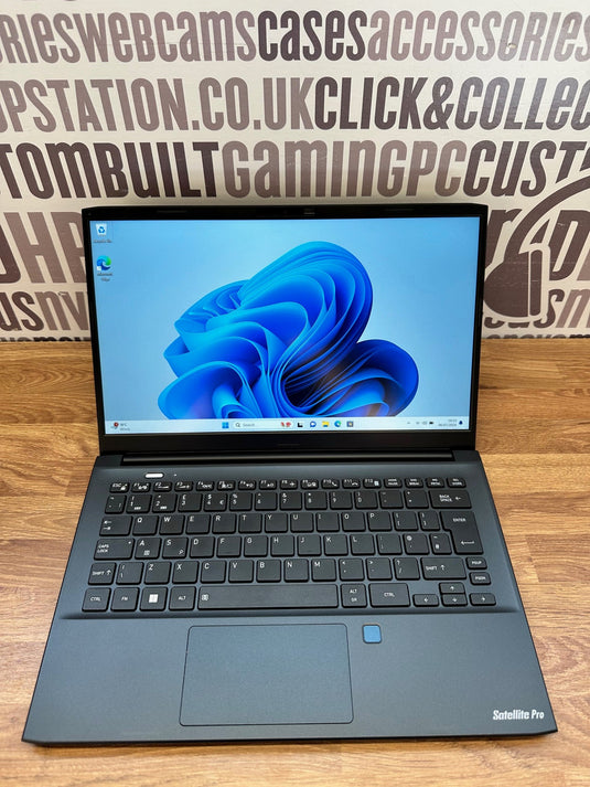 Dyynabook Laptop C30-K-115 - 12th Generation Core i5 32GB