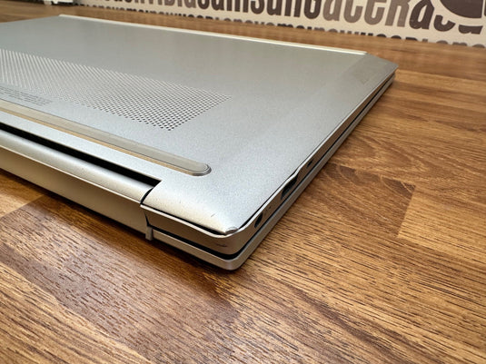 HP Laptop 15-eh1016na - Six-Core Ryzen 3 8GB RAM 256GB SSD