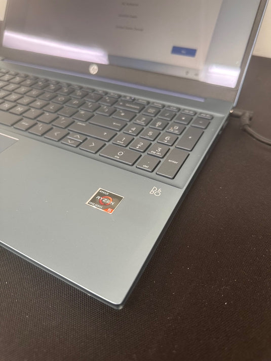 HP Laptop 15-eh2501sa- Six-Core Ryzen 5 16GB RAM 512GB SSD