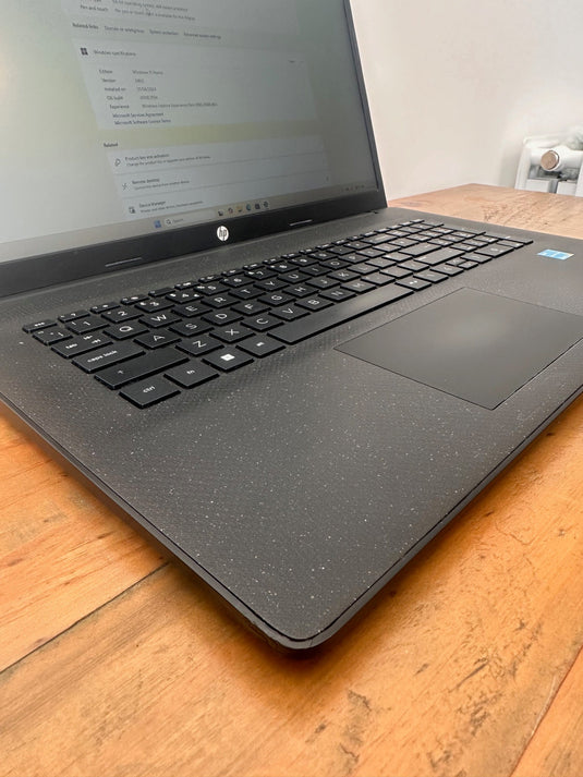 HP Laptop 17-cn0528na - Intel Pentium Gold 8GB RAM 256GB