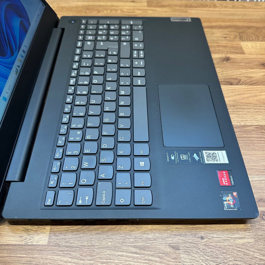 Lenovo Laptop IdeaPad 3-15 - Quad-Core Ryzen 5 8GB RAM