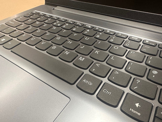 Lenovo Laptop IdeaPad Slim 3 - Eight-Core i3 8GB DDR5 RAM