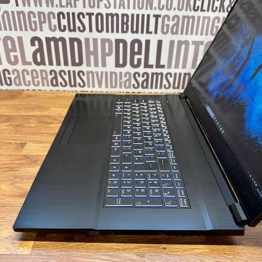 Medion Gaming Laptop Defender P10 - H-Series Core i7 16GB