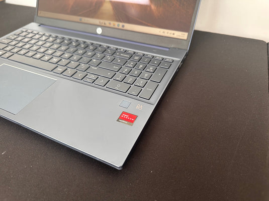 HP Laptop 15-eh0522sa - Quad-Core Ryzen 3 8GB RAM 256GB SSD Bang & Olufsen Speakers 15.6" IPS FHD Touchscreen