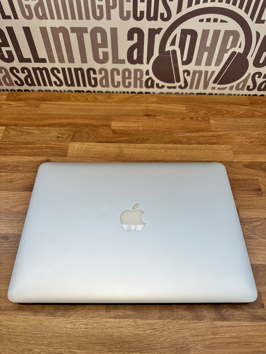 Apple Laptop MacBook Air 13 - Intel Core i5 8GB RAM 128GB