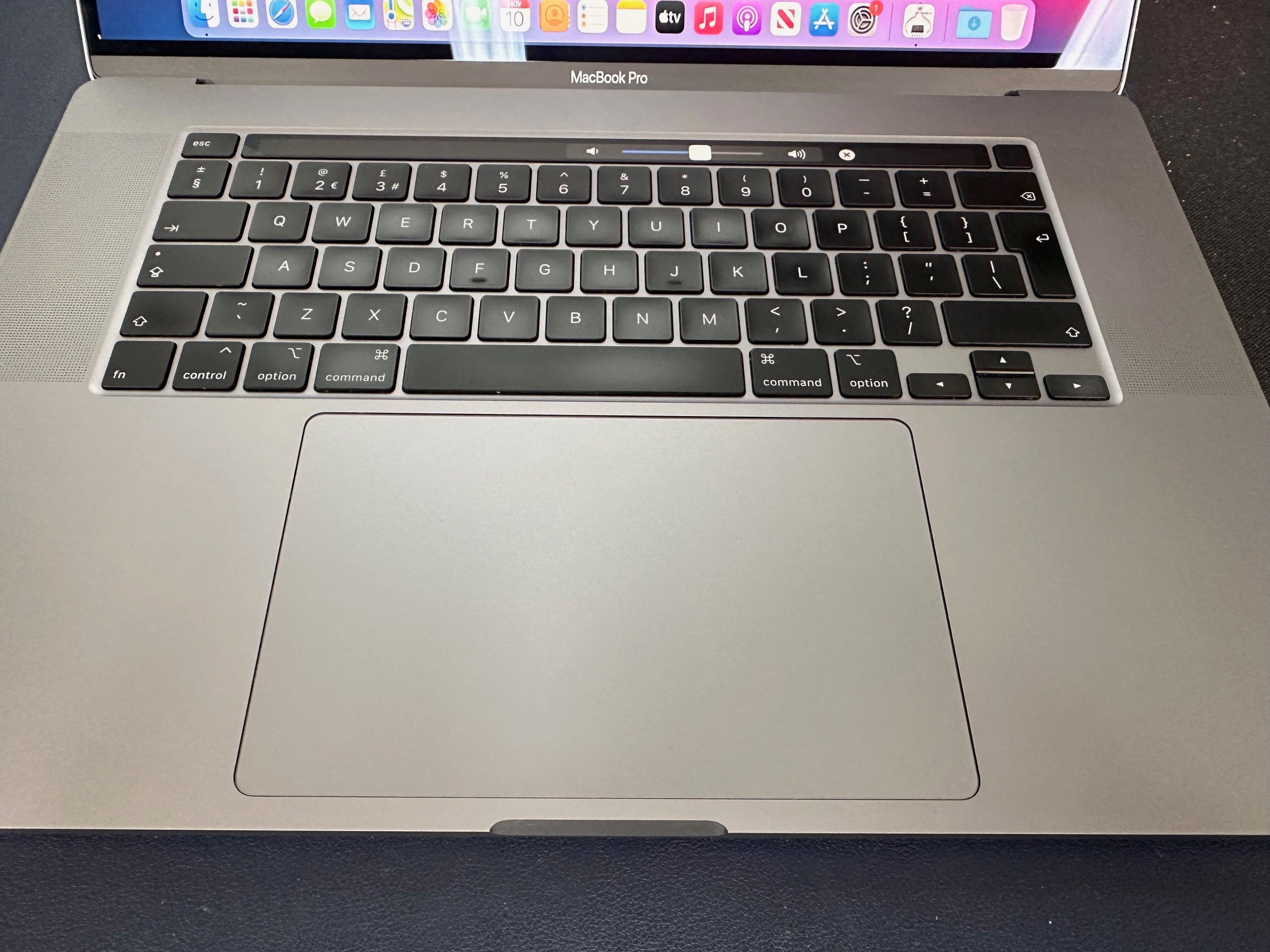 Apple Laptop MacBook Pro - Six-Core H-Series Core i7 16GB RAM 512GB SS