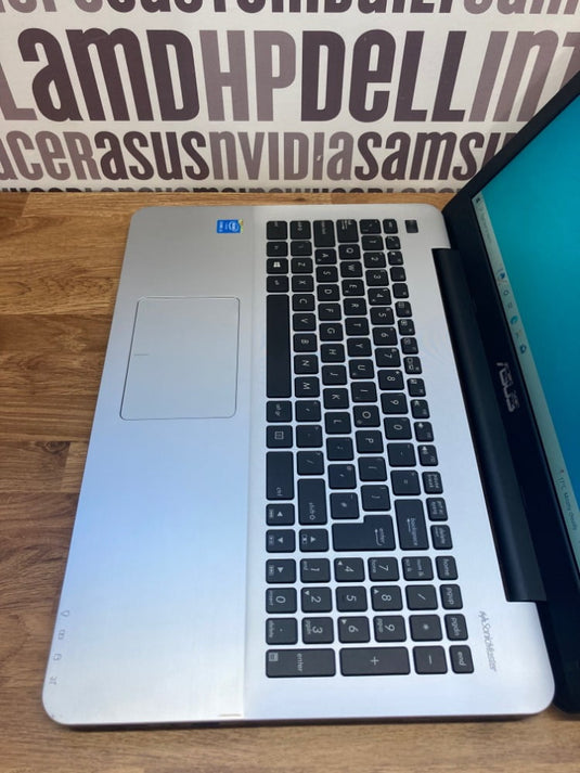 ASUS Laptop X555L - Intel Core i5 8GB RAM 240GB SSD DVD