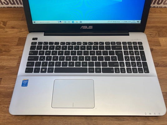 ASUS Laptop X555L - Intel Core i5 8GB RAM 240GB SSD DVD