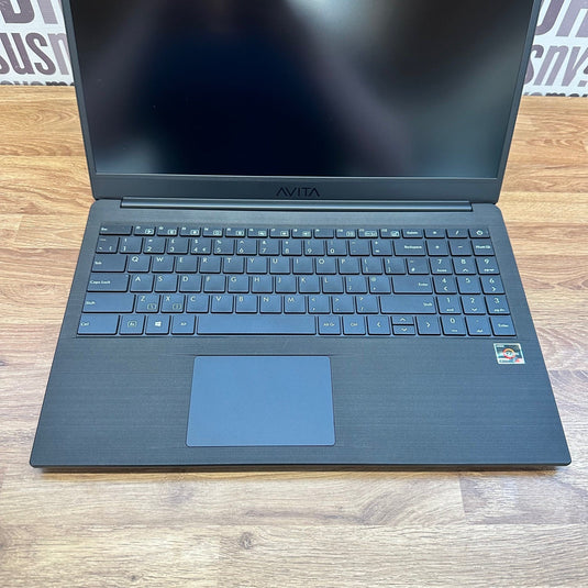 AVITA Laptop Pura 15 - AMD Ryzen 5 8GB RAM 256GB SSD