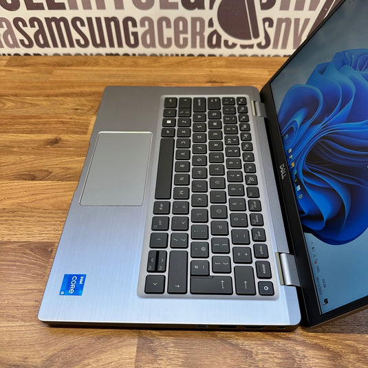 Dell Laptop Latitude 13-7330 - 12th Generation Core i5 16GB