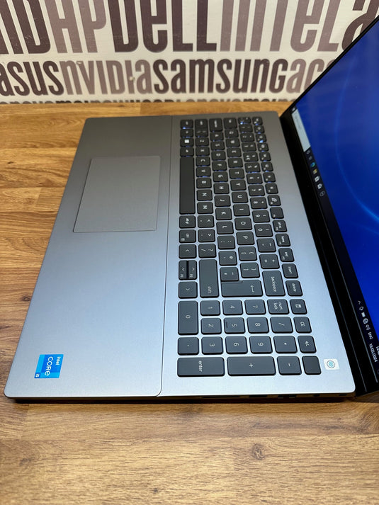 Dell Laptop Vostro 16-5620 - 12th Generation Core i5 16GB