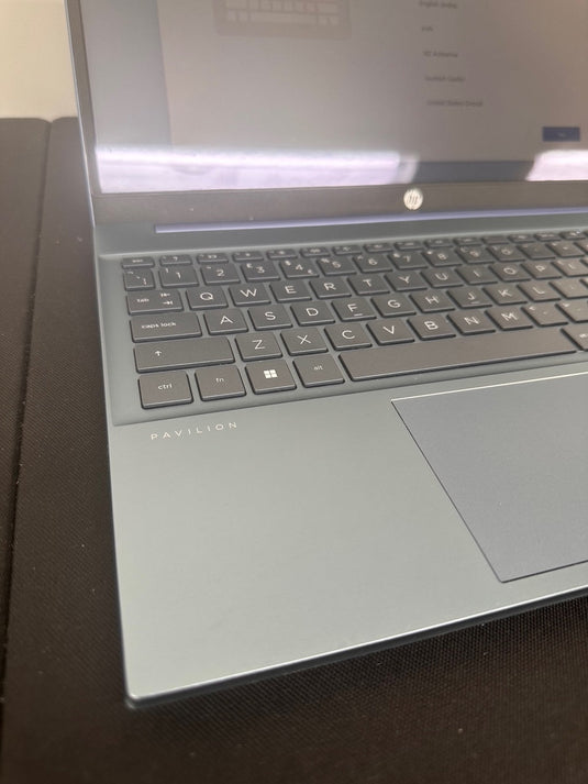 HP Laptop 15-eh2501sa- Six-Core Ryzen 5 16GB RAM 512GB SSD
