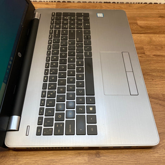 HP Laptop 250 G6 - Intel Core i7 8GB RAM 256GB SSD DVD