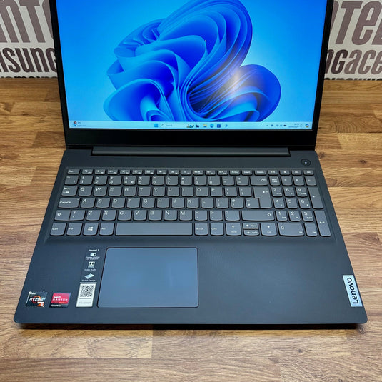Lenovo Laptop IdeaPad 3-15 - Quad-Core Ryzen 5 8GB RAM
