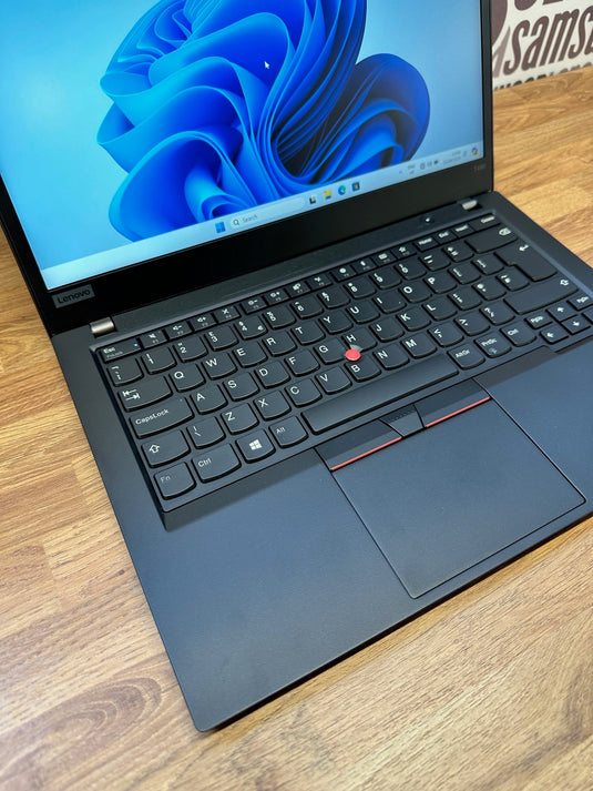 Lenovo Laptop ThinkPad T490 - Intel Core i5 8GB RAM 256GB