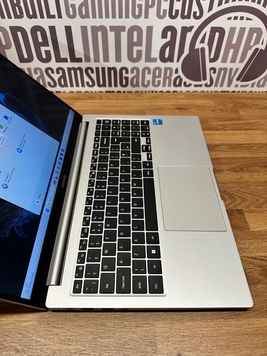 Samsung laptop Galaxy Book 2 - 12th Generation Core i3 8GB